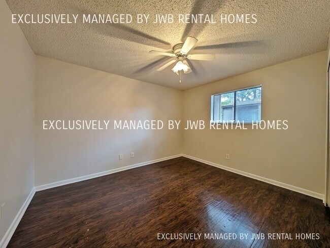 Foto del edificio - 5224 Westchase Ct