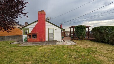 Building Photo - 2332 Terrace St