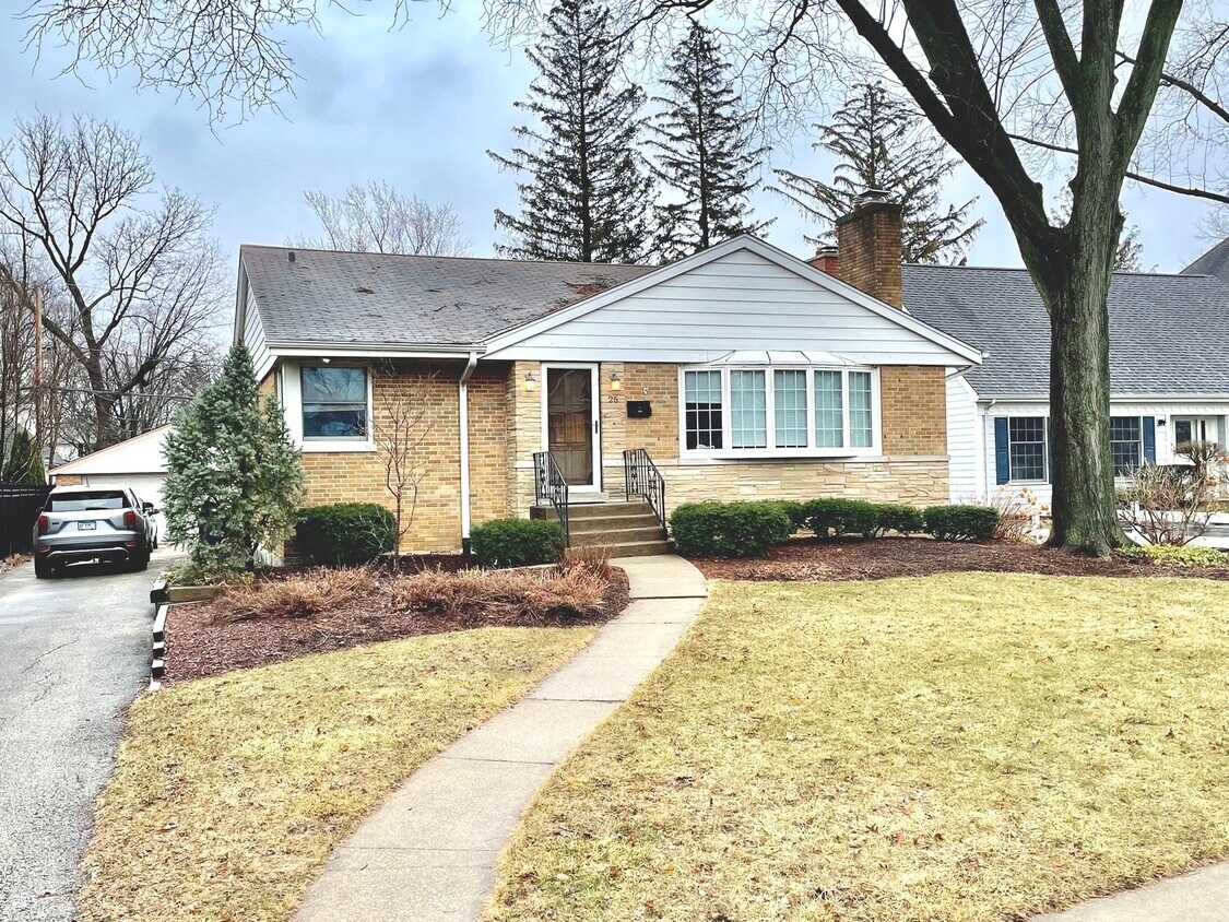 25 Oxford Ave, Clarendon Hills, IL 60514 House Rental in Clarendon