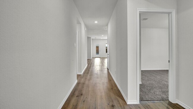 Foto del edificio - 220 Greenshade Ln
