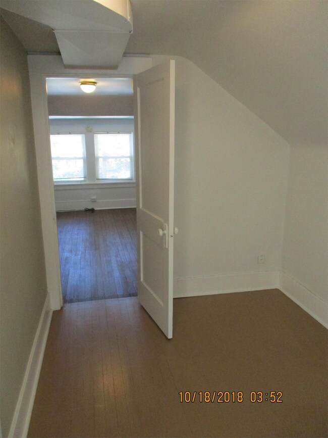 Foto del edificio - 5714 Woodmont St