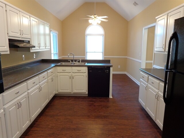 Foto del edificio - 4260 Riverlake Way