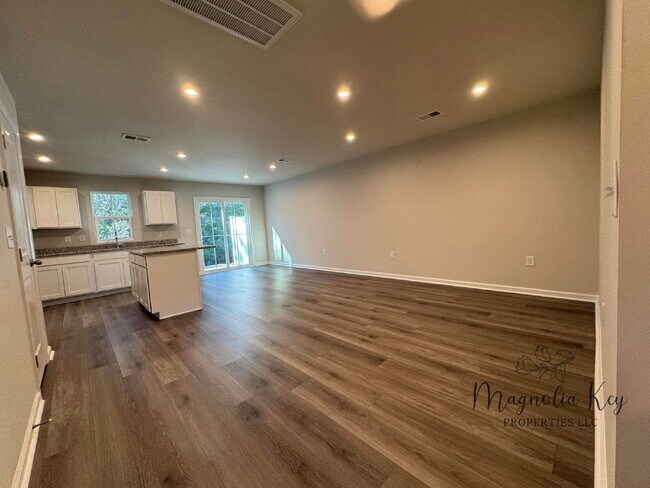 Foto del edificio - New 3 bed 2.5 bath Townhouse in Forestbrook