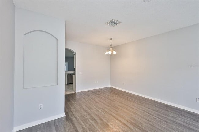 Building Photo - 12950 Kings Crossing Dr