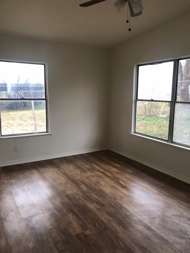 Foto del edificio - 939 Avondale Ave