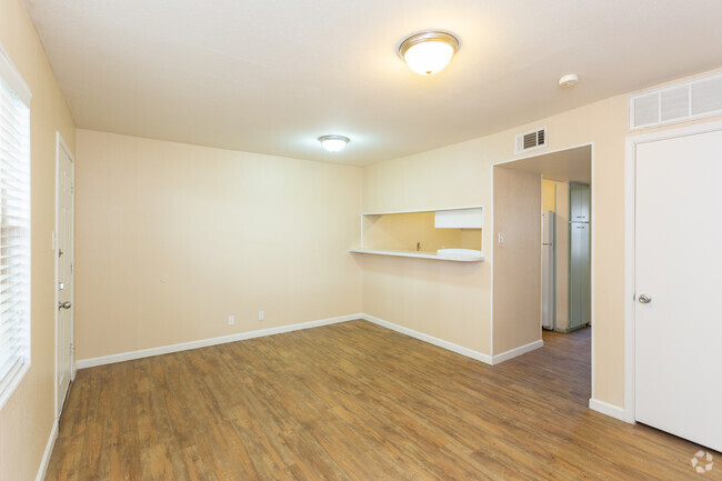 1BR 1BA - 615 SF - The Paddocks Apartments