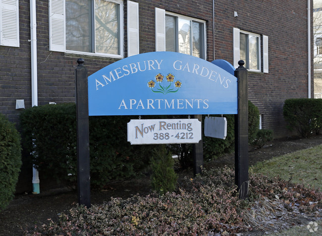 Building Photo - Amesbury Gardens