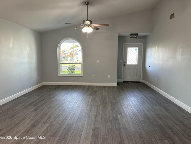 Building Photo - 976 S Fork Cir