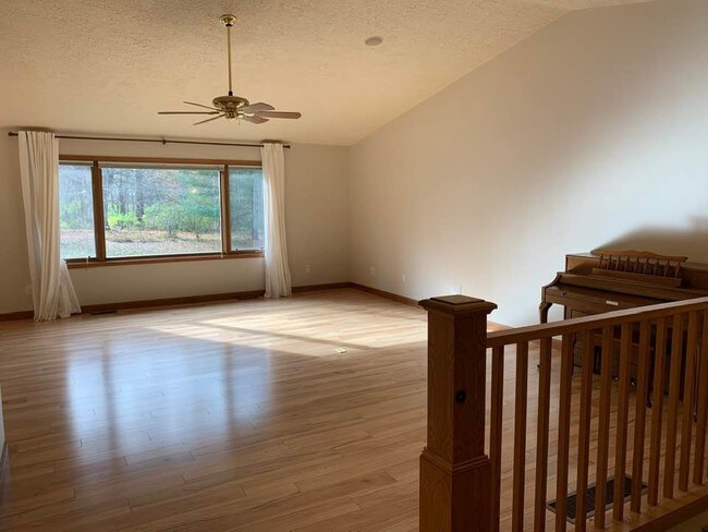 Foto del edificio - 9419 Highland View Dr