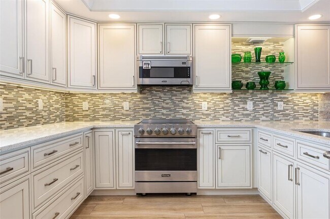 Building Photo - 326 Windrush Blvd