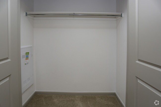2HAB, 2BA - 1,018 ft² - Emery West Highland