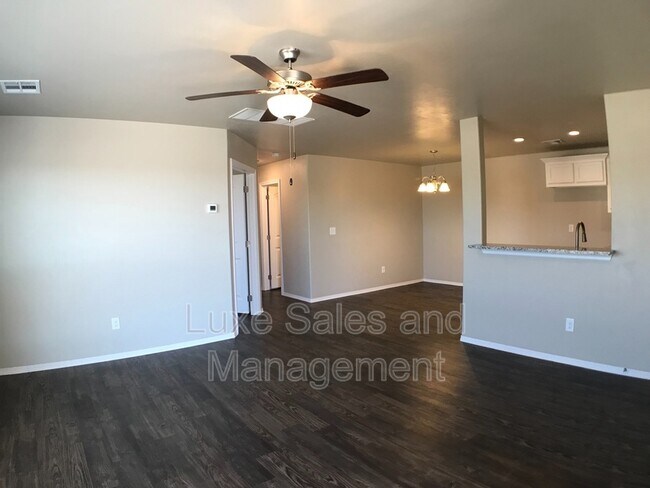 Foto del edificio - 595 Washington Ave NW