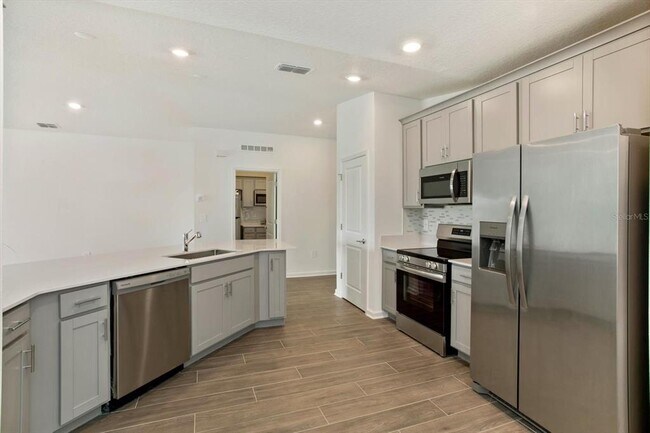 Foto del edificio - 3048 Armstrong Ave