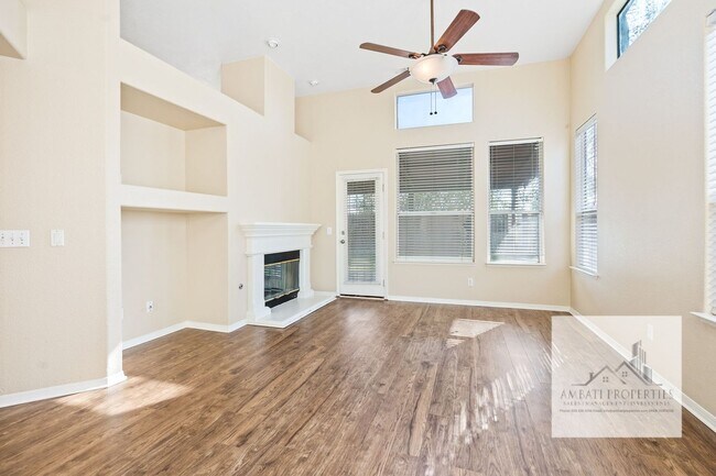 Foto del edificio - 3 Bed 2 Bath in Clovis Unified School District!
