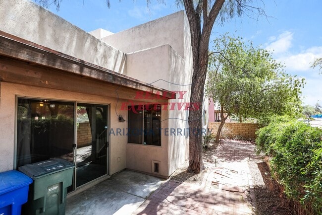 Building Photo - Presidio at William Centre - 2 Bdrm, 2.5 Bath - Coming Soon
