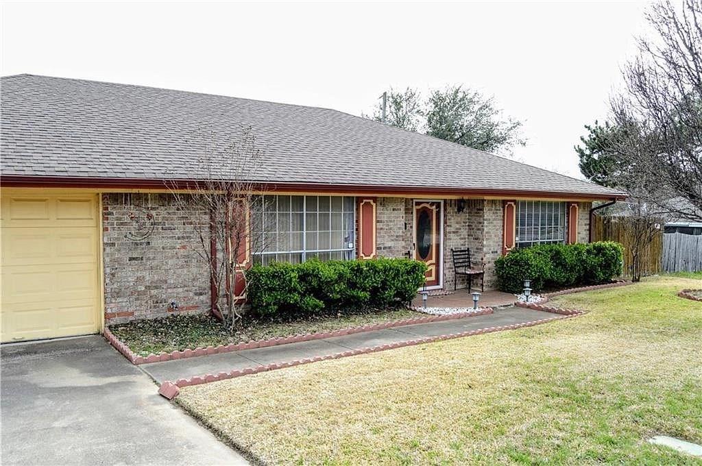 7258 Brentwood Stair Rd, Fort Worth, TX 76112 House Rental in Fort