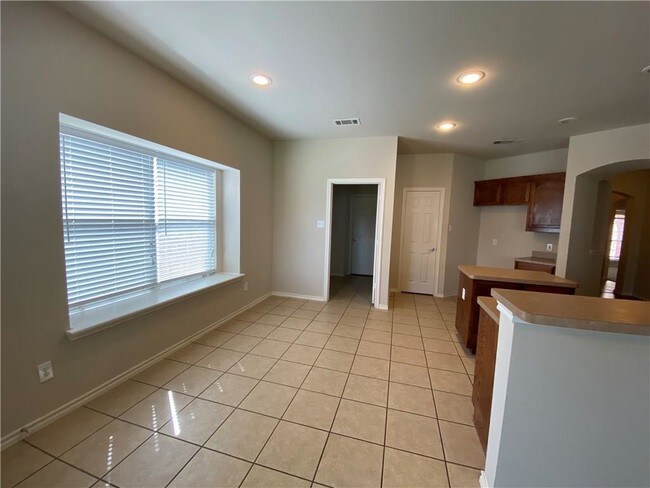 Building Photo - 6116 Farrah Dr