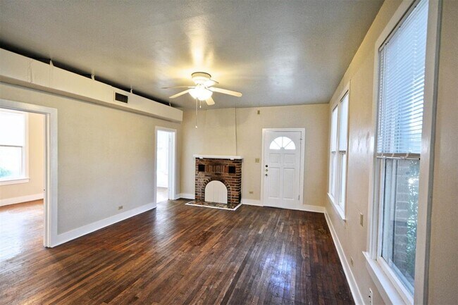 Building Photo - 1432 N Walnut Ave