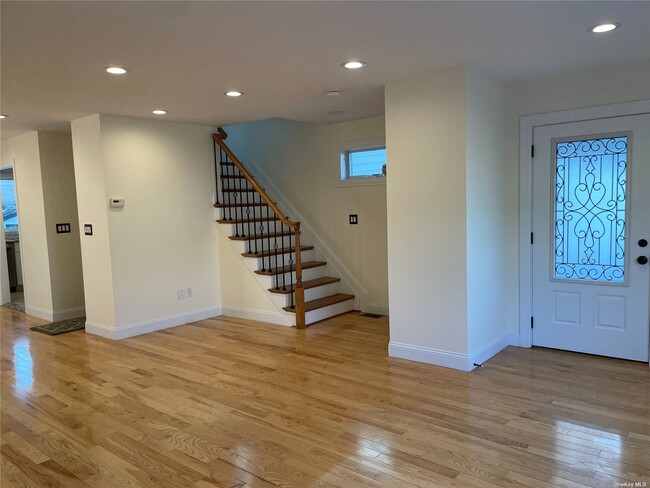 Building Photo - 17 Wood Ln