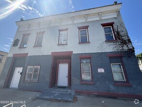 Building Photo - 663 2nd Ave