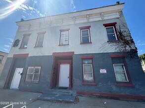Building Photo - 663 2nd Ave