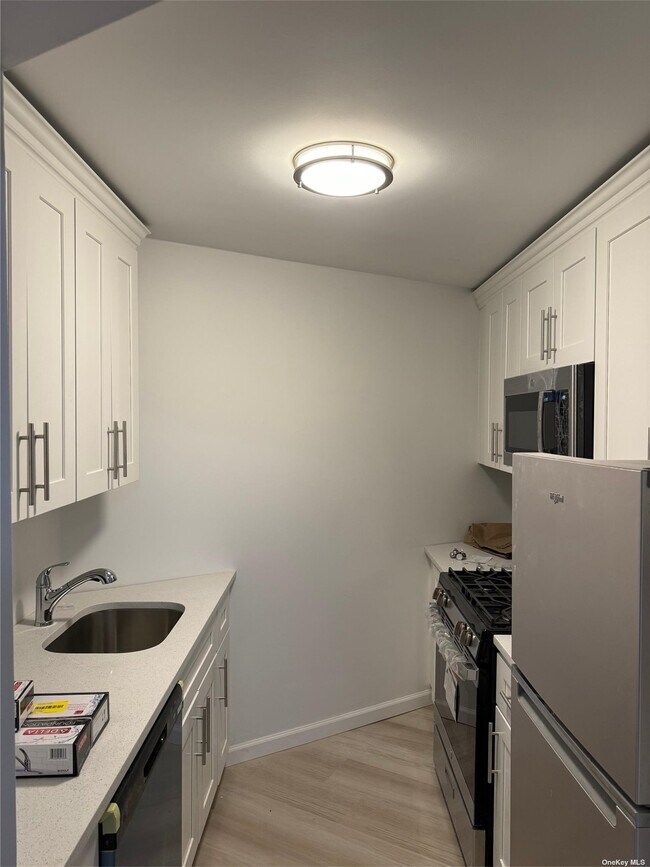 Foto del edificio - 2 Bay Club Dr