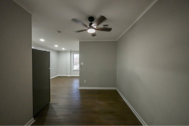 Building Photo - 195 E Charles St