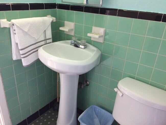 Foto del edificio - 317 N Byron Butler Pky