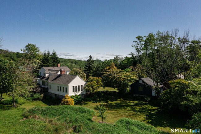 Building Photo - 255 Smith Hill Rd