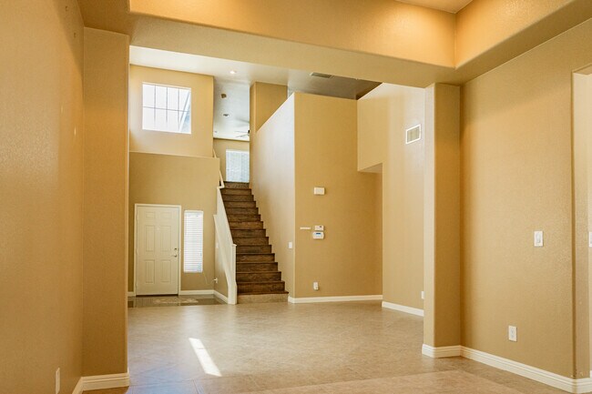 Foto del edificio - 9142 Placer Bullion Ave