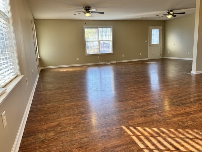 Building Photo - 355 Hamer Rd