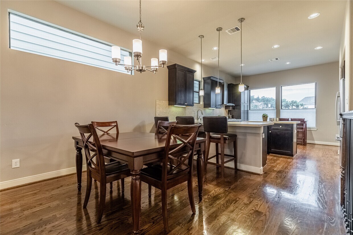 Foto del edificio - 5307 Petty St