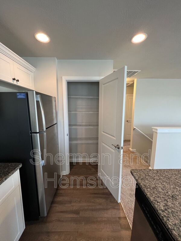 Foto del edificio - 746 Tarvin Cir