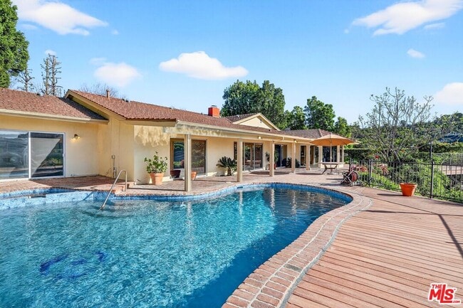 Building Photo - 3713 Dellvale Pl