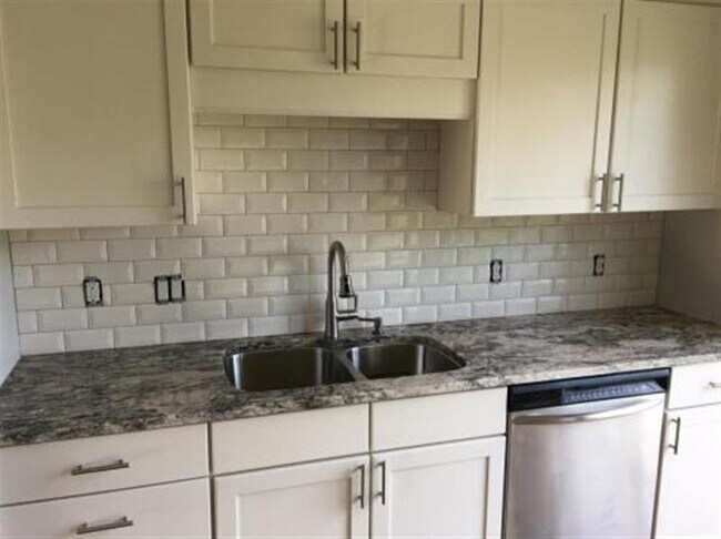 Building Photo - A NICE HOME!