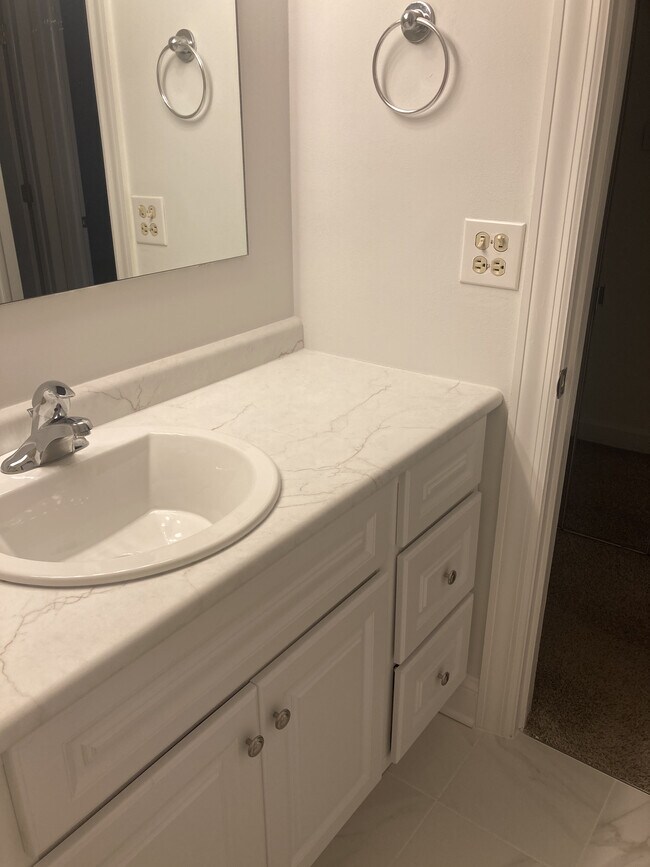 Foto del edificio - 513 Timber Ridge Dr