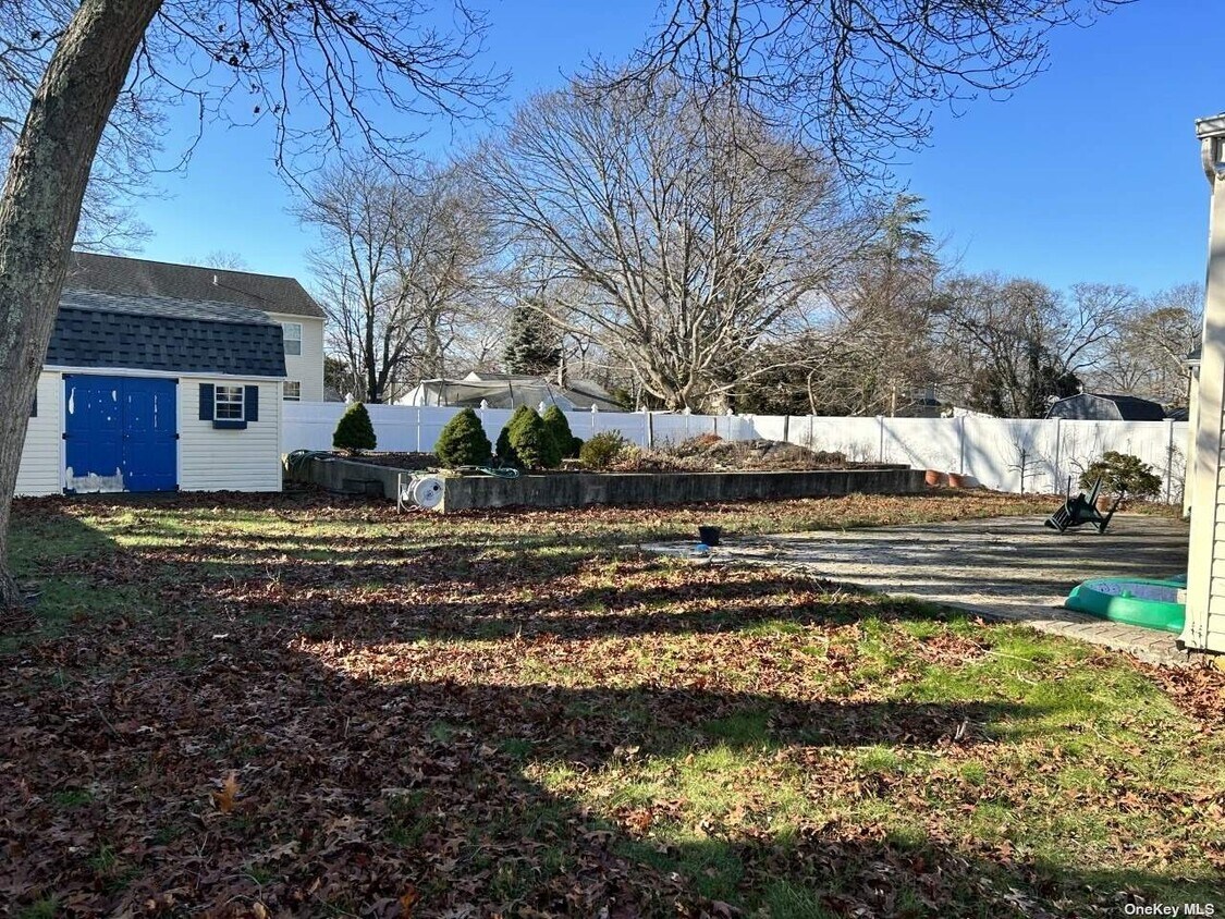 38 Meroke Ln, East Islip, NY 11730 House Rental in East Islip, NY