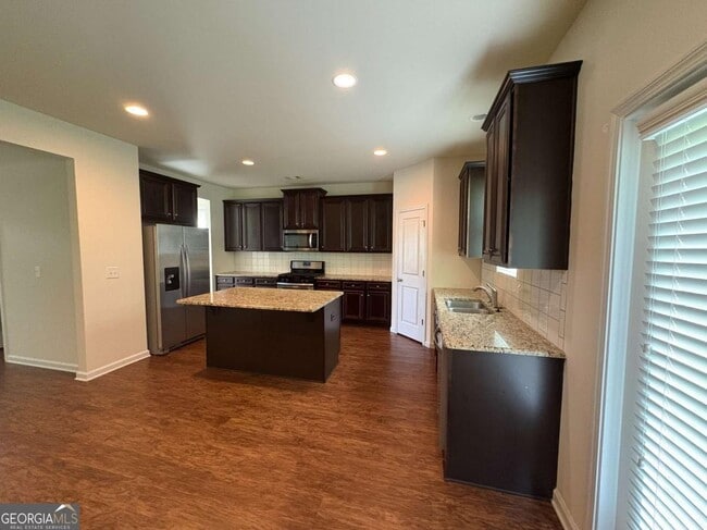 Building Photo - 364 Madison Grace Ave