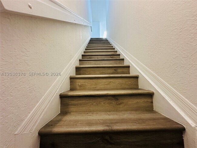 Foto del edificio - 5705 NW 109th Ave