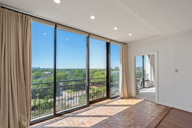 Foto del edificio - 6335 W Northwest Hwy