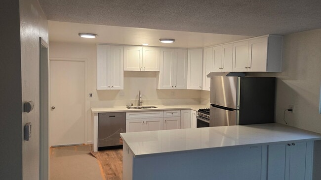 Foto del edificio - 8267 Roy St