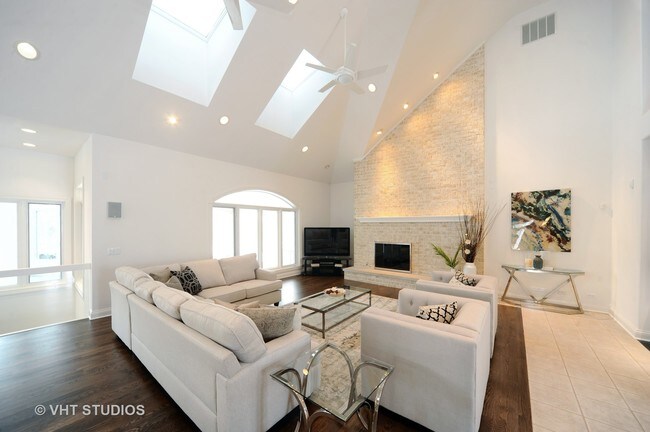 Building Photo - 5313 W River Bend Dr