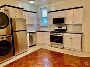 Building Photo - 216 S 46th St