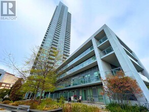 Building Photo - 2015 Sheppard Ave E