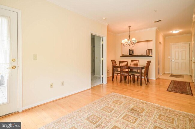 Building Photo - 4950 Brenman Park Dr