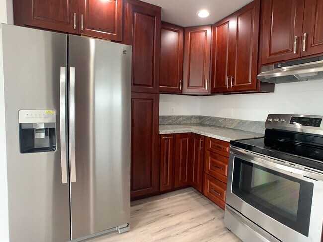 Foto del edificio - Newly constructed 2 Bed 2 Bath Duplex in W...