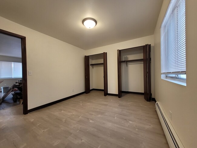 Building Photo - 1138 E Walnut St