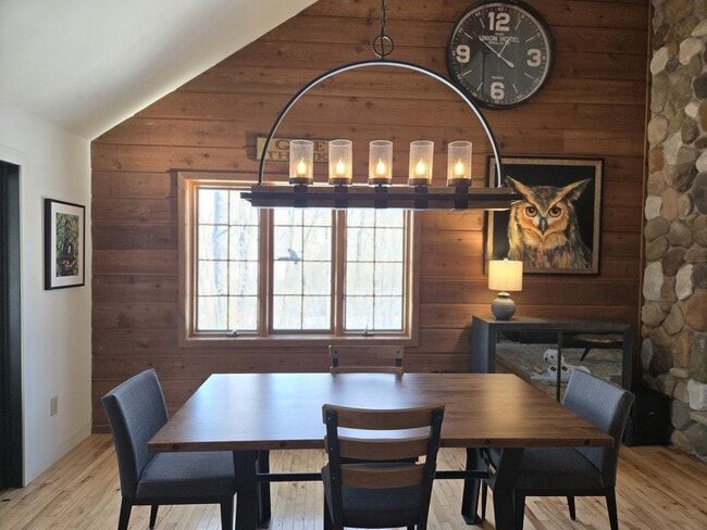 Building Photo - S43W30464 Stone Gate Ln