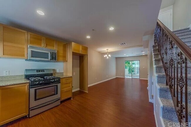 Foto del edificio - 14618 Gilmore St