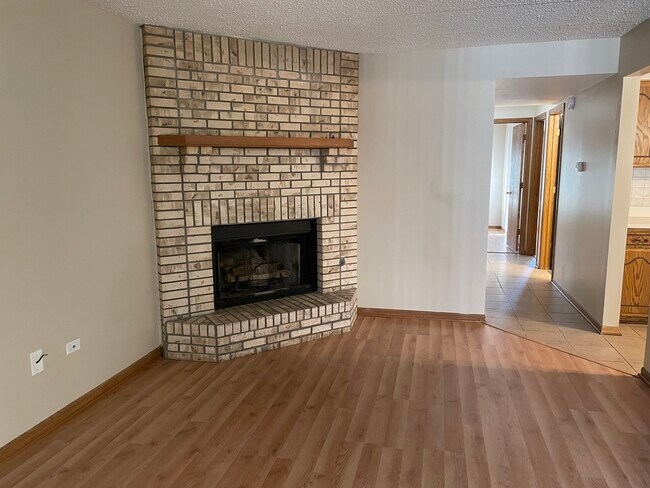 Building Photo - 6252 S Gullikson Rd